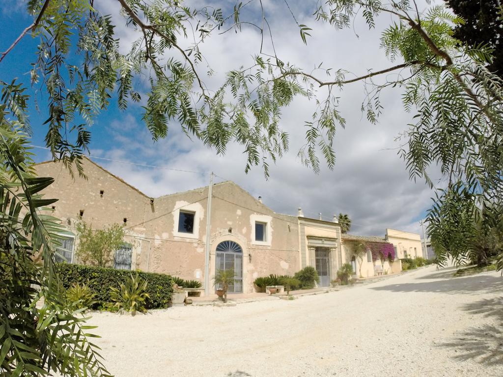 Casale Rocca Fiorita Acomodação com café da manhã Acate Exterior foto